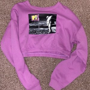 long sleeve crop top